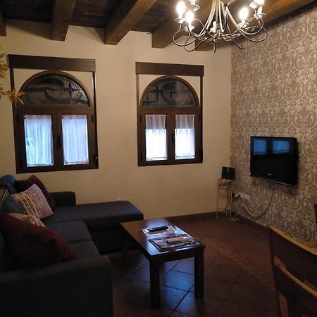Apartamentos La Casa Del Grial Толедо Екстериор снимка