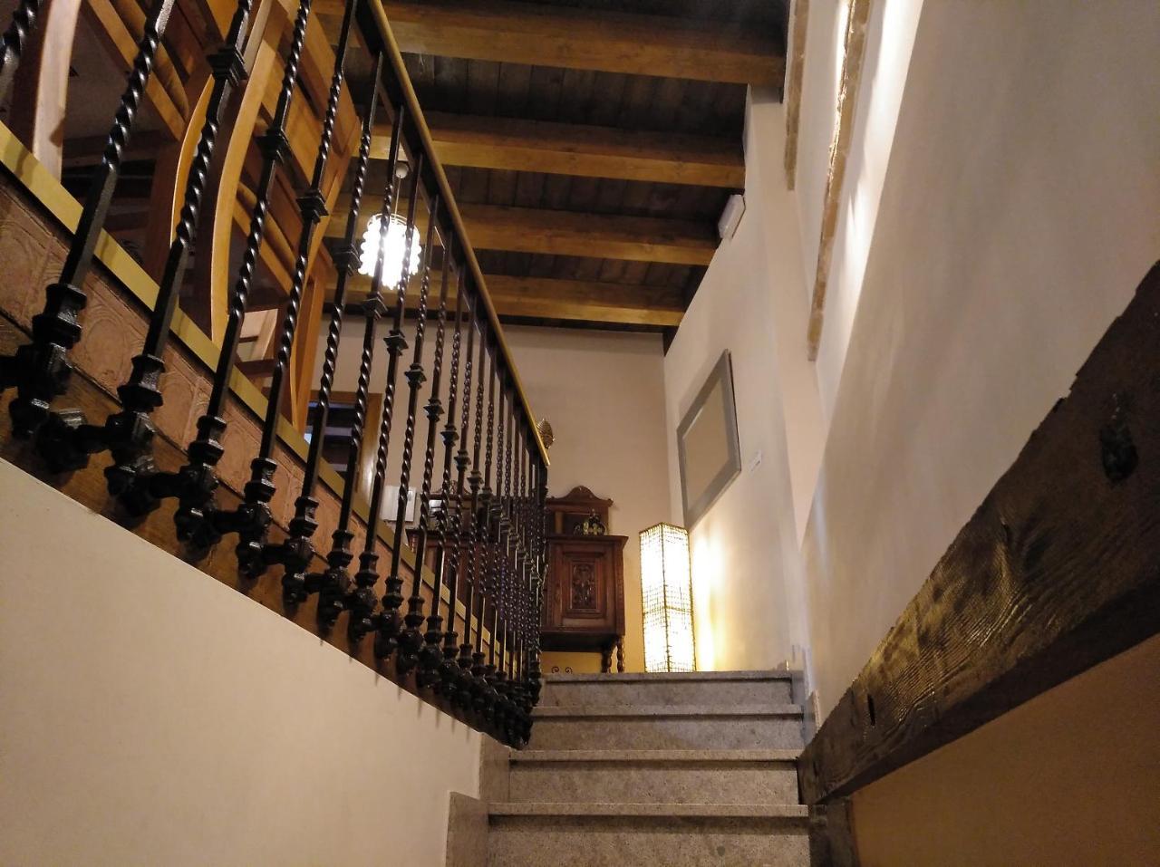 Apartamentos La Casa Del Grial Толедо Екстериор снимка