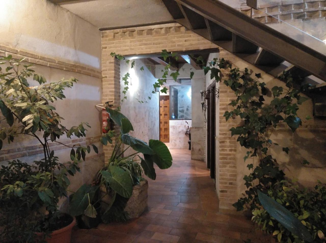 Apartamentos La Casa Del Grial Толедо Екстериор снимка